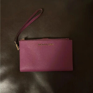 LEATHER TRAVEL WRISTLET